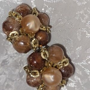 Elegant Gold Toned and Brown/Pink Cluster Earrings Clip-on